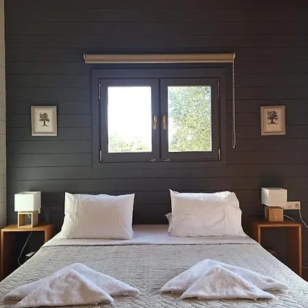 Oikos Wooden Retreat *